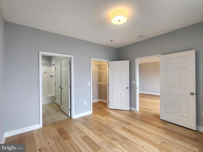 Photo - 501 Hungerford Dr Unit 145