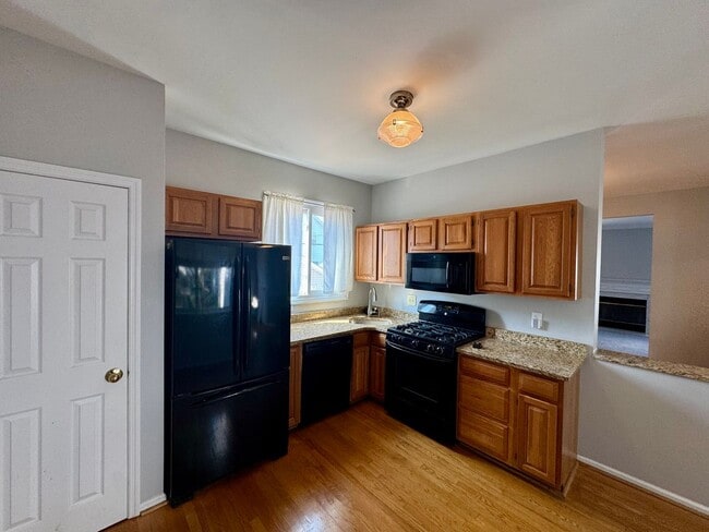 Photo - 5776 Kingsbury Pl
