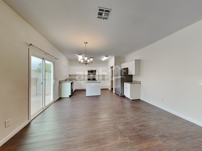 Photo - 1212 E Desert Rose Trail