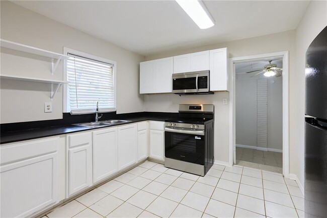 Photo - 2058 River Rd