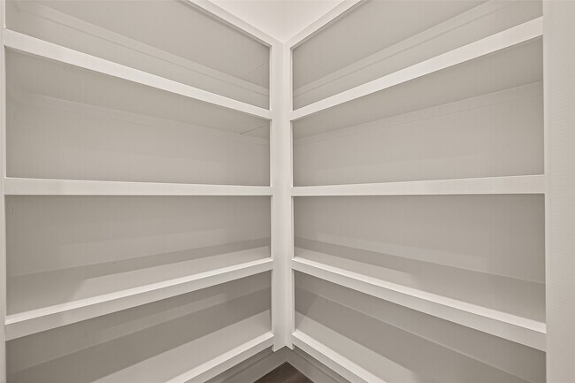 Photo - 2826 Lisburn Ter Ln