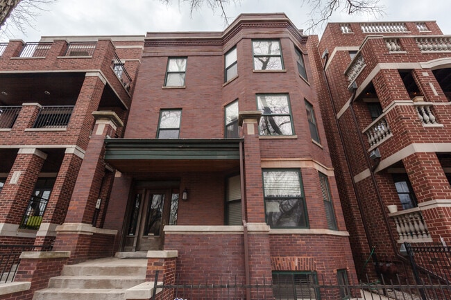 Building Photo - 1538 W Wrightwood Ave Unit 2