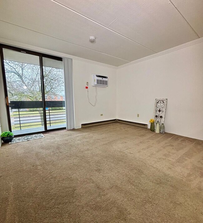 Photo - 2668 Elmwood Ave