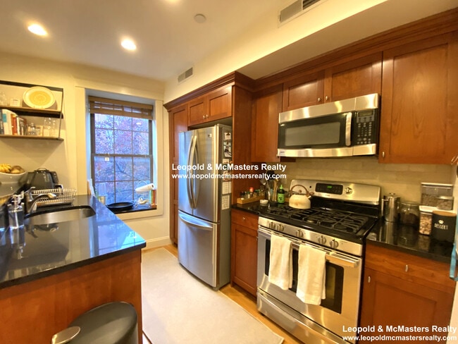 Photo - 469 Hanover St Unit 3
