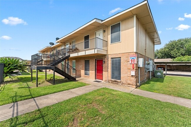 Building Photo - 3316 Burke Rd Unit 43