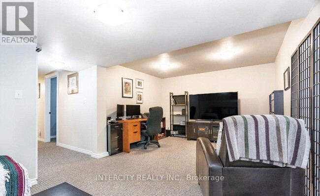 Photo - 79 Kinzie Ln