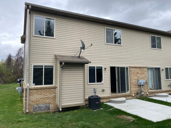 Photo - Cross Road Pines Apartments