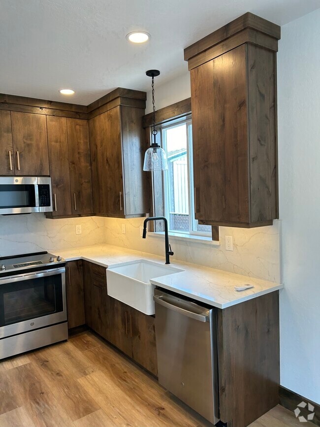 Building Photo - 5468 Wild Game Trl Unit 4-Plex Rental