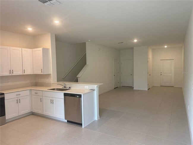Photo - 216 27th St SE