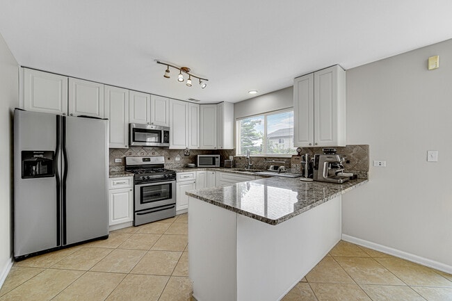 Photo - 673 Fountainview Dr