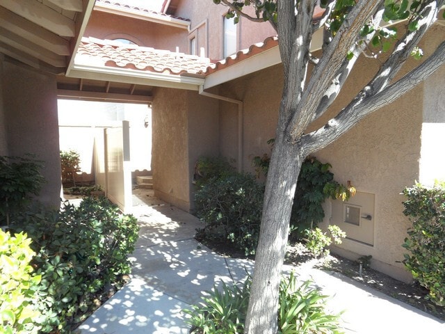 Building Photo - Freshly Painted 3 BR 3BA +Loft 2 Story Tow...