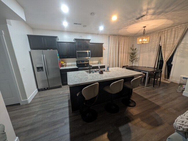 Photo - 934 Farnham Dr