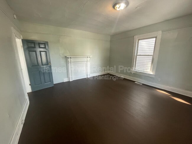 Photo - 2019 Main St