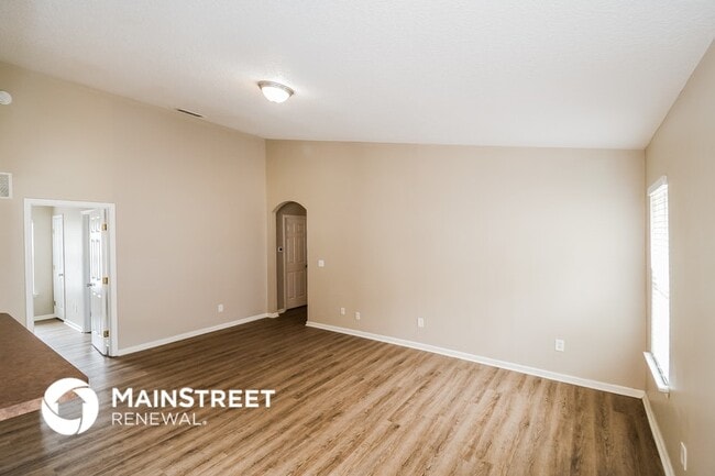 Photo - 511 E 55th St