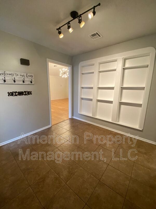 Photo - 1729 Melrose Dr