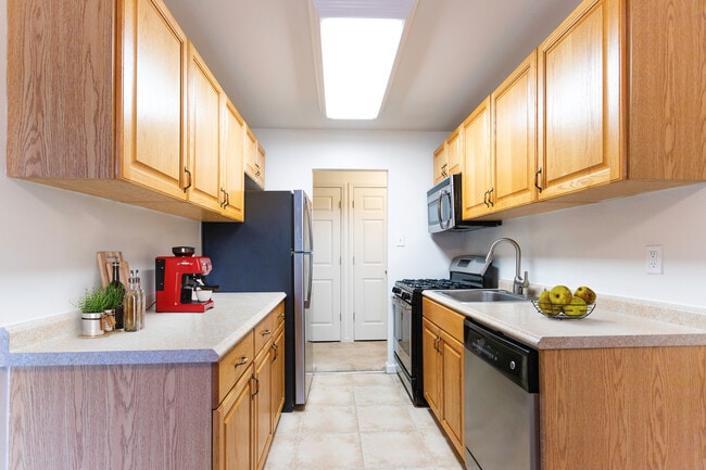 Photo - Hillcrest Village