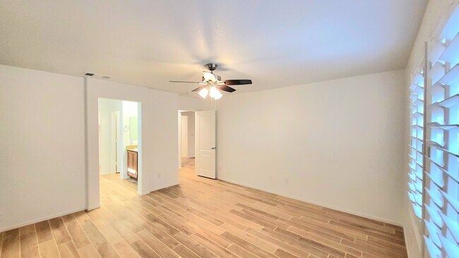 Photo - 3864 E Sedgwick Ave