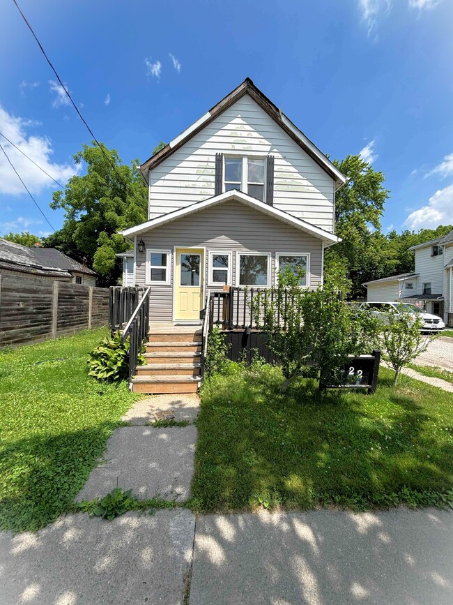 Building Photo - 322 Campbell St Unit 1