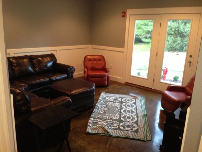 Photo - 703 N Walnut St