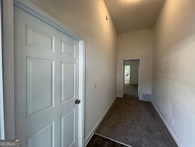 Photo - 105 School St