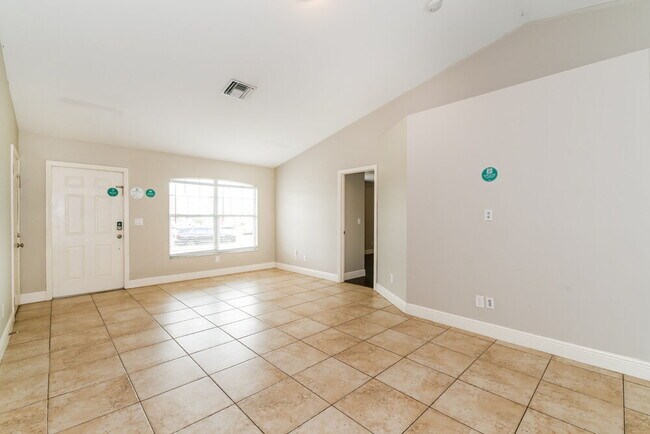 Photo - 845 SW 37th Ln