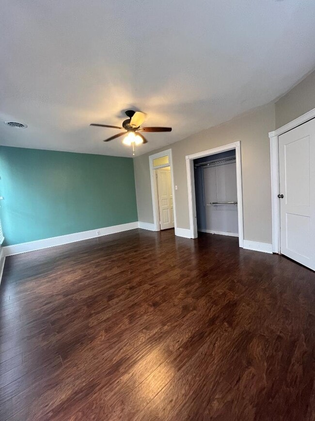 Photo - 122 Center St