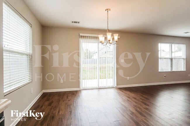 Photo - 4778 Woodford Cir