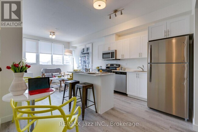 Photo - 100 Bond St E Unit 719