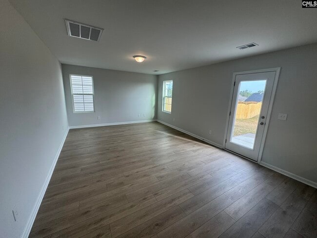 Photo - 3055 Hallsdale Dr