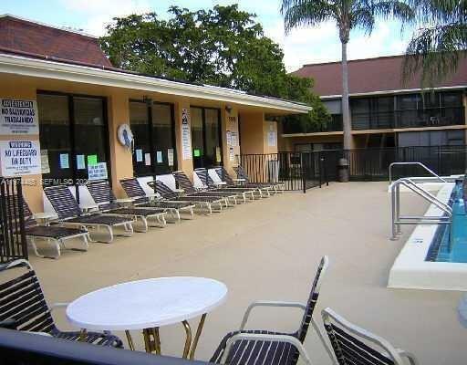 Photo - 5849 Washington St Unit 80