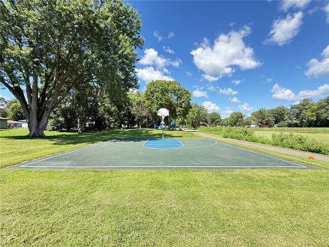 415 Belle Aire Dr