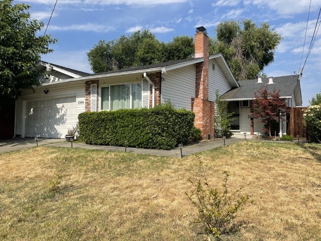 Photo - 1301 Brookview Dr