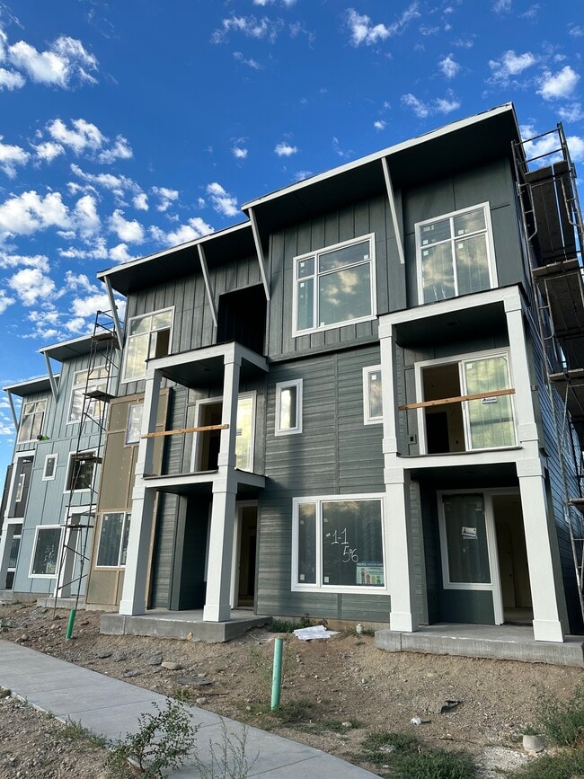 Photo - 522 E Heron Park St