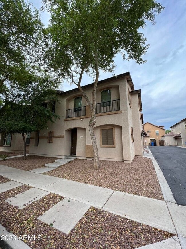 Photo - 3 bedroom 2 bath home in the desirable Higley Park community.
