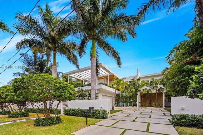 Photo - 3465 Meridian Ave