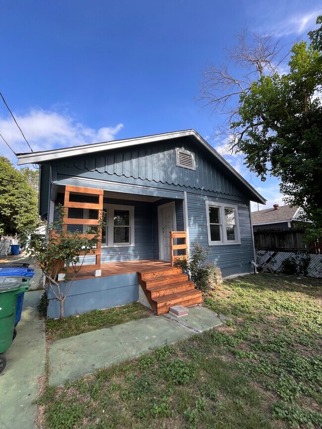 Photo - 123 Adaes Ave