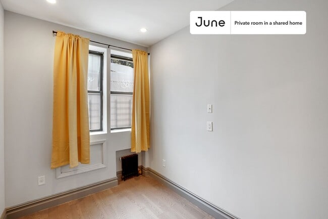 Room in Shared 3 bed/1 bath home in East Village