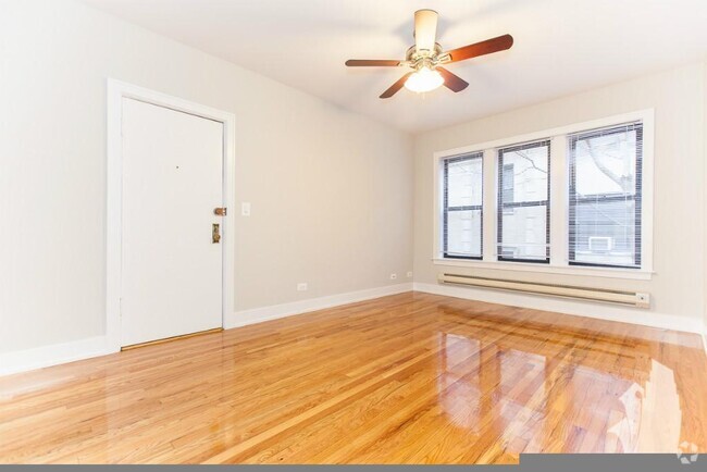 Building Photo - 640 W Melrose St Rental