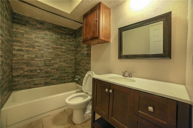 Photo - 8805 St George Way