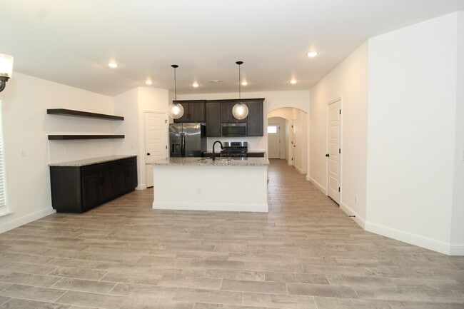Photo - 1450 Ari Ave