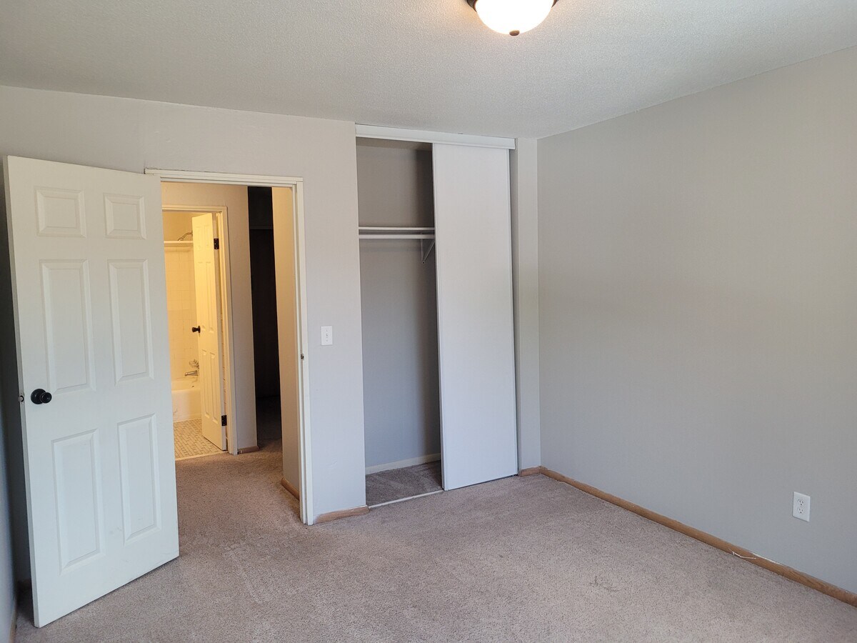 Photo - Aldrich Apartments | Near I-94 & Theodore Wirth