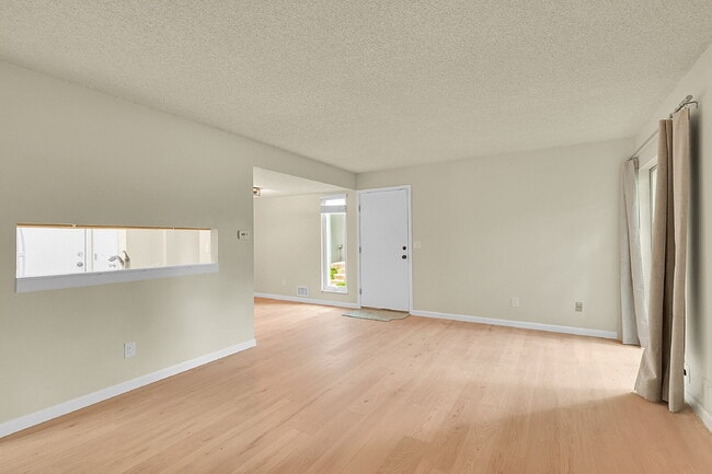 Photo - $1,695.00 - 2 Bedrooms, 1.5 Bathrooms, Sin... Unit #18C