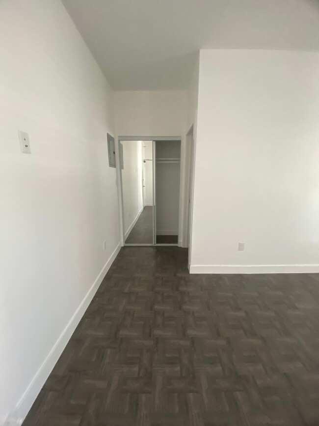 Commonwealth Apartments