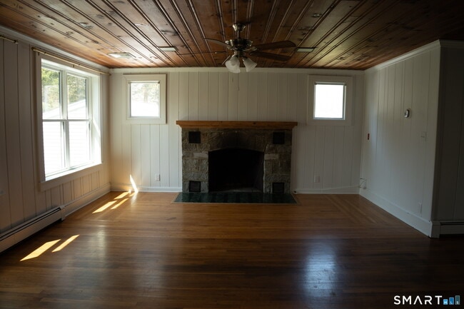 Photo - 97 Candlewood Rd