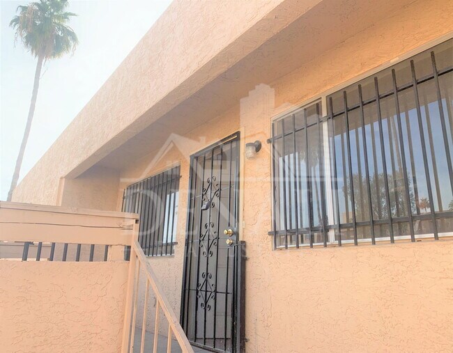 2804 N 43rd Ave Unit D