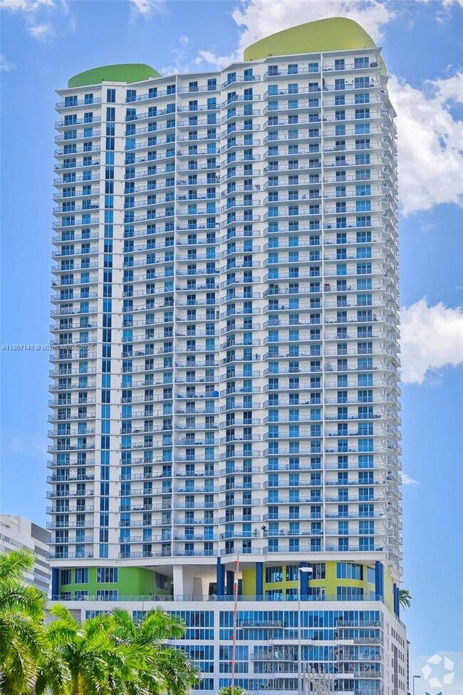 Building Photo - 185 SW 7th St Unit 2000 Rental