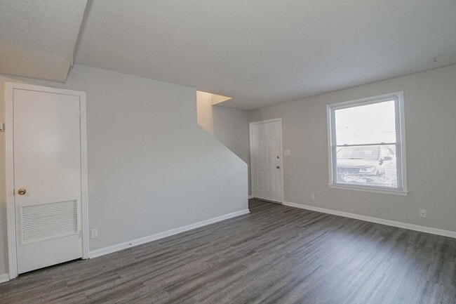 Photo - 809 Golf View Pl
