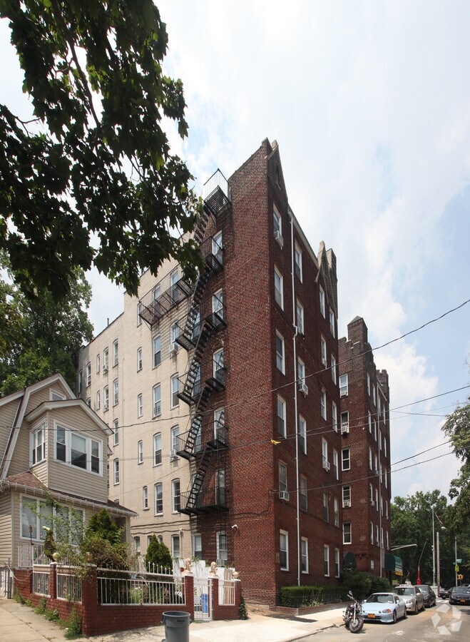 Photo - 84-06 109th St