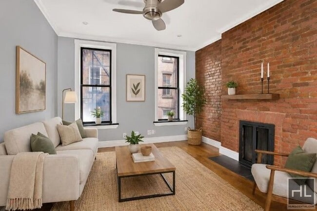 Building Photo - Leroy Street