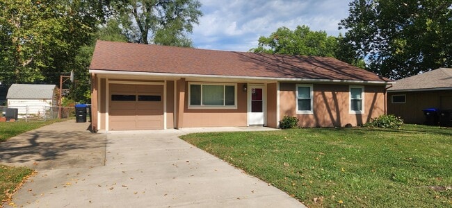 Photo - Great 3 bedroom 2 bath rancher at an amazi...